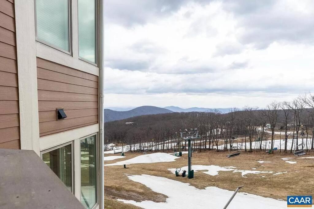 Diamond Adventure Slope Side With Foosball And Arcade At Wintergreen Resort Eksteriør billede
